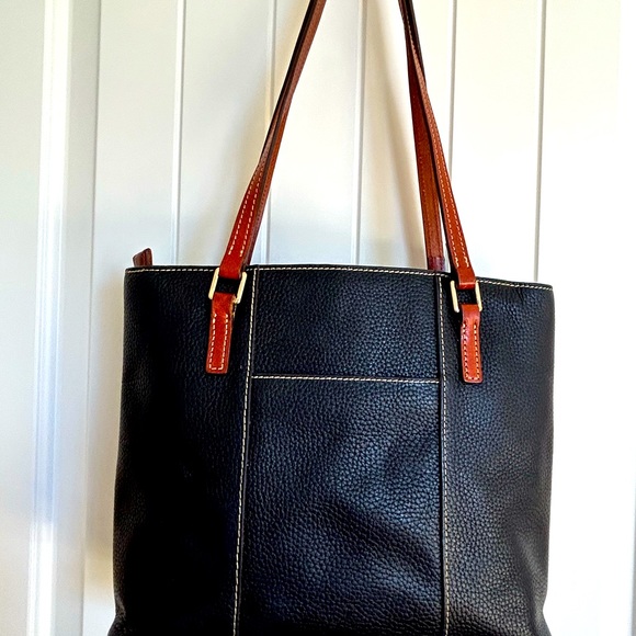 EUC Black Dooney and Bourke tote with Brown leather handles - Picture 3 of 6
